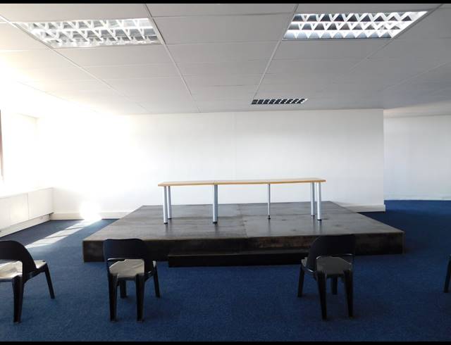 260M² OFFICE TO LET IN FERNDALE